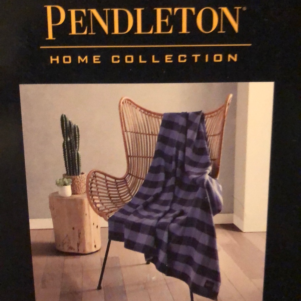 Pendleton throw - Picture 3 of 3